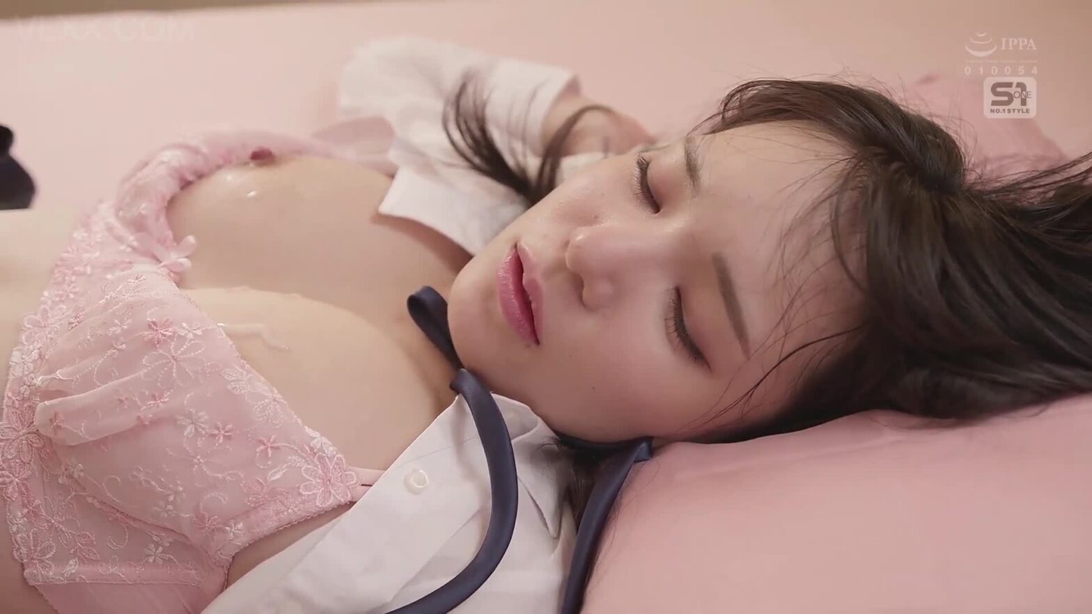 Nữ Cảnh Sát Ngầm Bị Trùm Ma Túy Địt Trong Hang